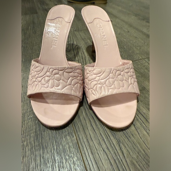 💗Chanel vintage camellia Print Open Toe Heels Pale pink 💗 - Picture 2 of 11